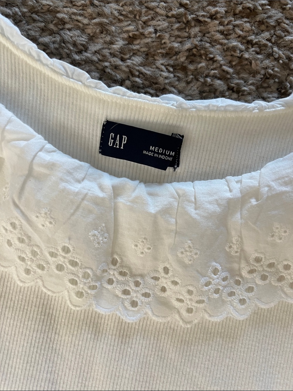 GAP White Eyelet Ruffle Off-Shoulder Tank - Picture 2 of 5